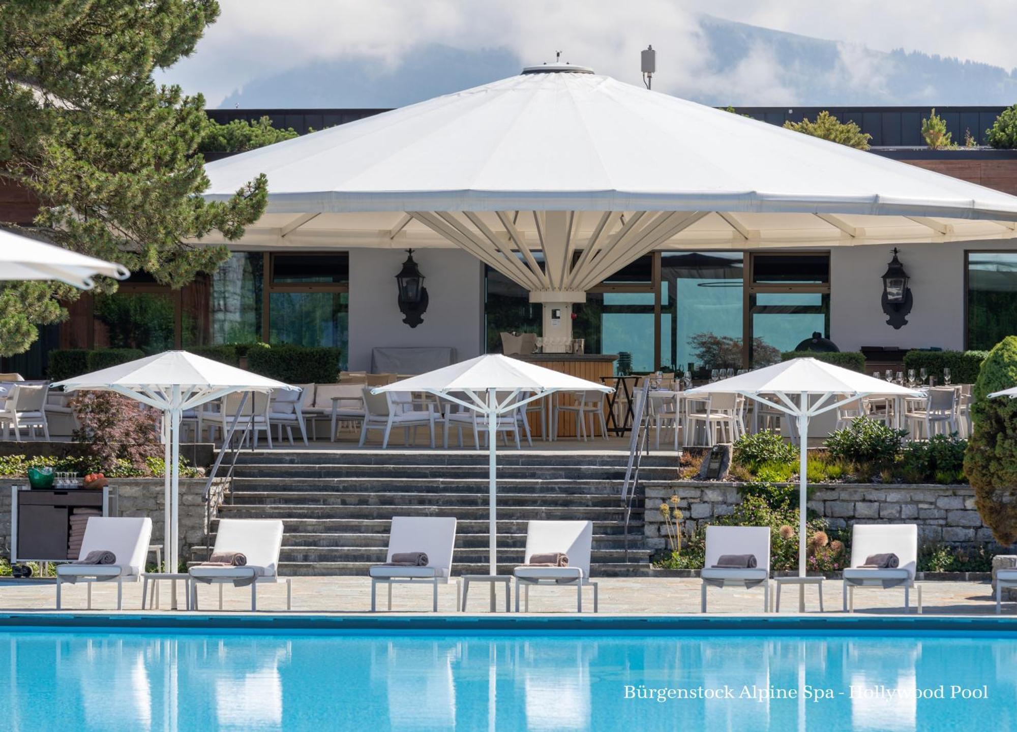 Buergenstock Hotel & Alpine Spa Esterno foto The swimming pool at the Alpine Spa