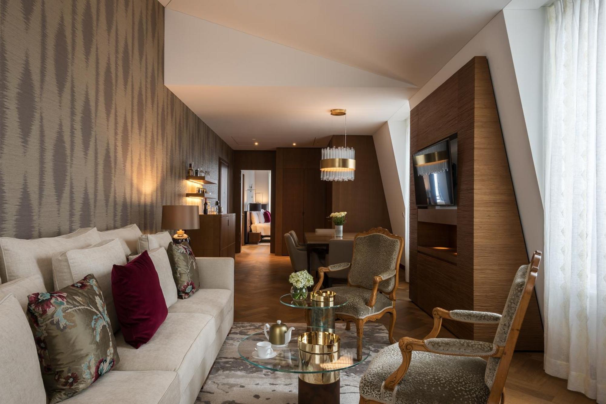 Buergenstock Hotel & Alpine Spa Camera foto A suite at the Mandarin Oriental, Munich